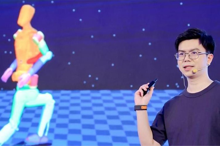 天才少年稚晖君55世纪机器人走路进场！AI模型做大脑，目标售价20万以内